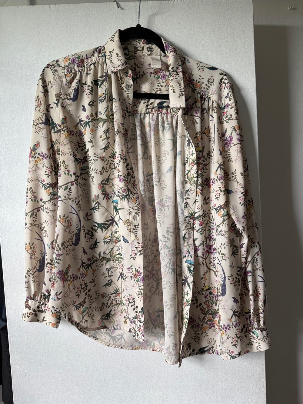 Zara Floral Button Down Shirt in White Size Small